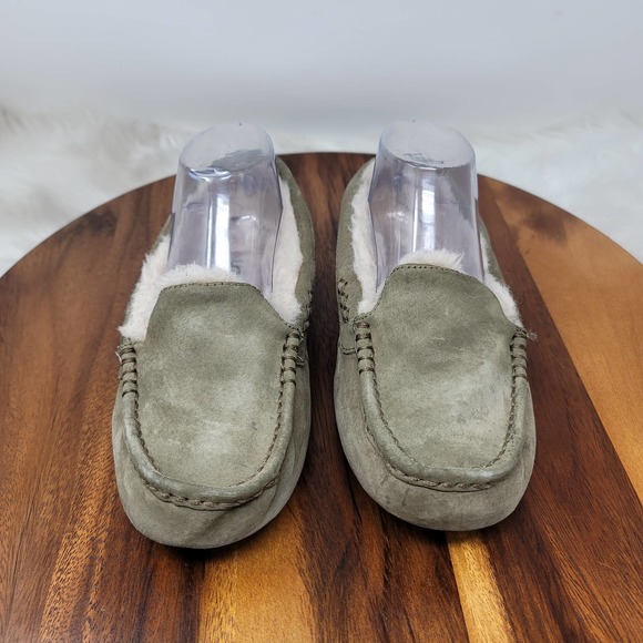 UGG Australia Light Green Women's Ansley Moccasin Slippers 7 SN 3312 - Picture 1 of 7